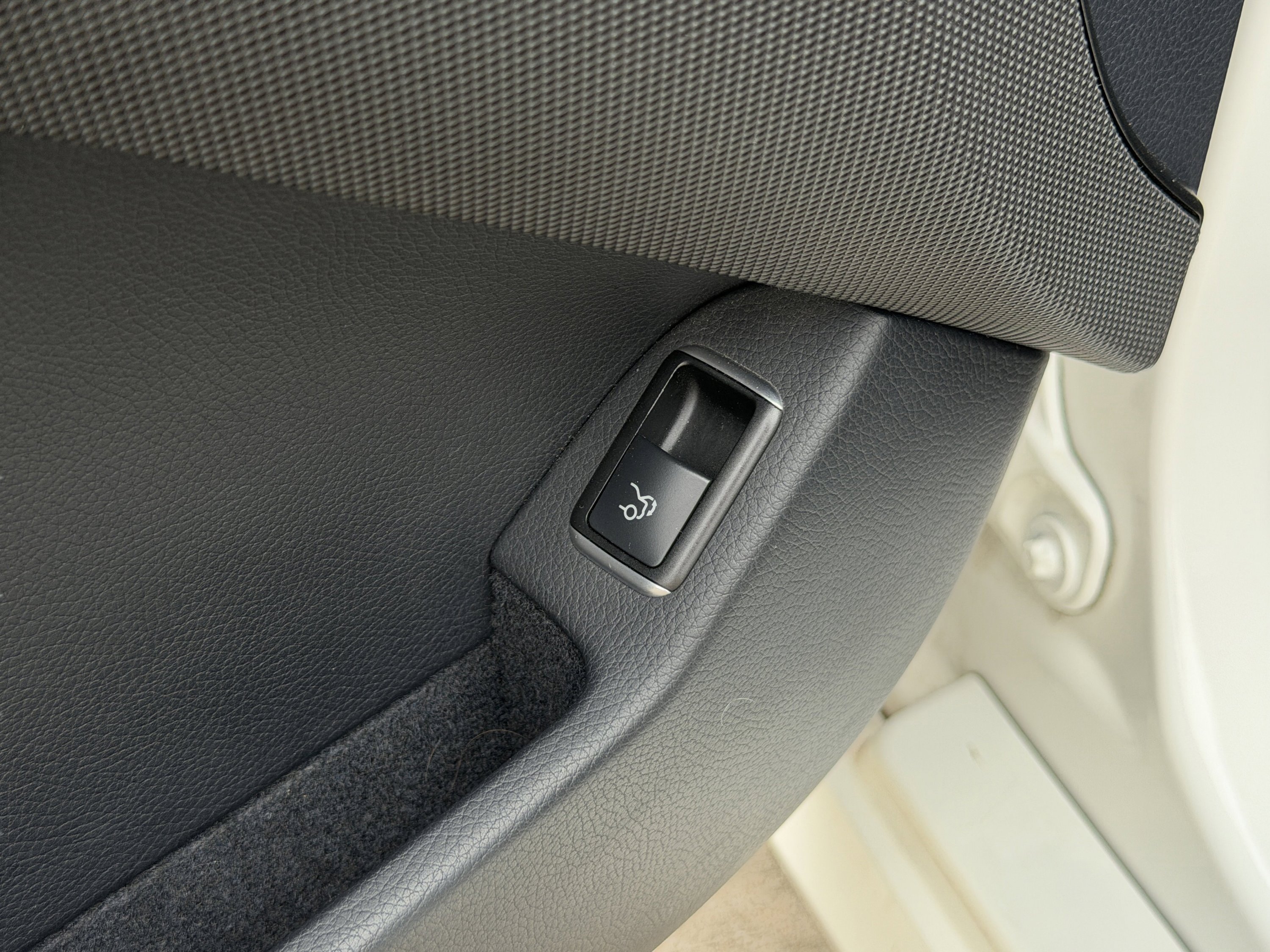 Used 2016 Mercedes-Benz SL 400 image 19