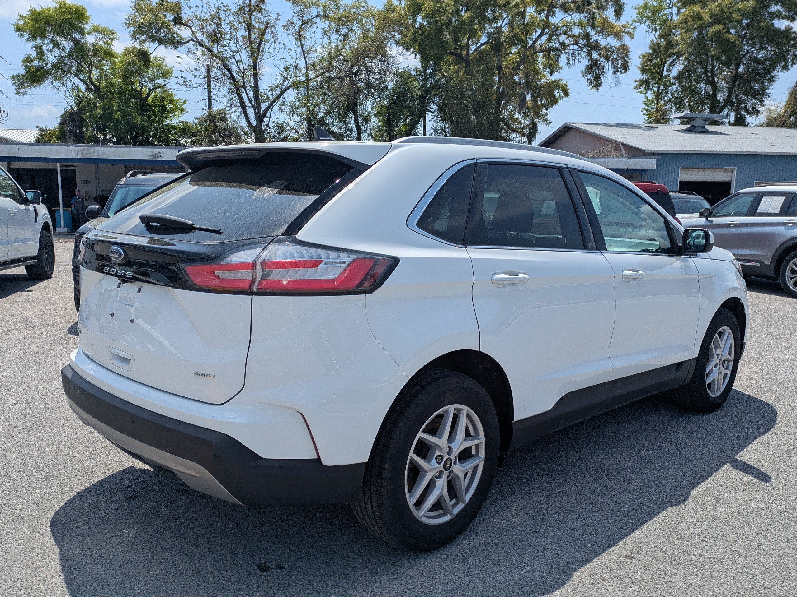 Used 2024 Ford Edge SEL w/ Convenience Package AWD/4WD image 4