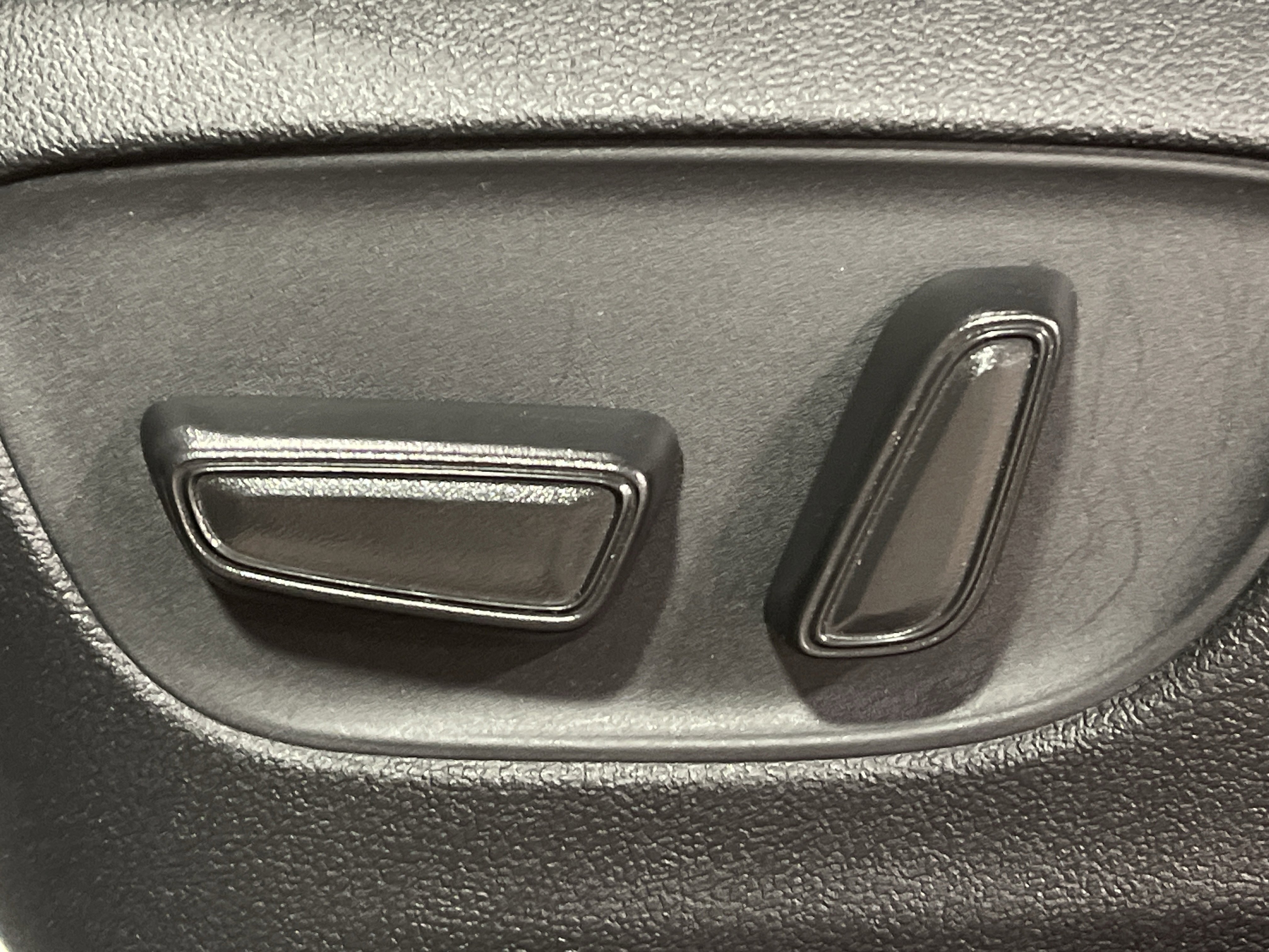 Used 2023 Toyota Highlander LE image 9