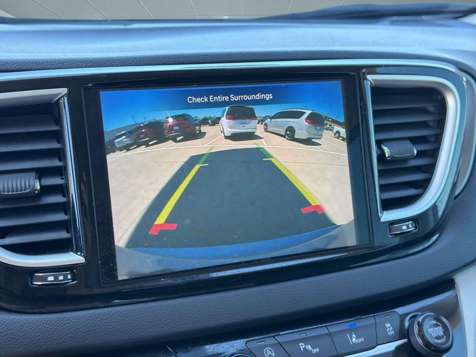 Certified 2024 Chrysler Pacifica Touring-L FWD image 24