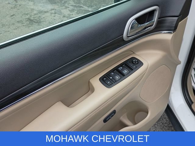 Used 2020 Jeep Grand Cherokee Limited AWD/4WD image 24