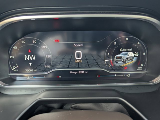 Used 2023 GMC Yukon SLT w/ SLT Luxury Package image 24
