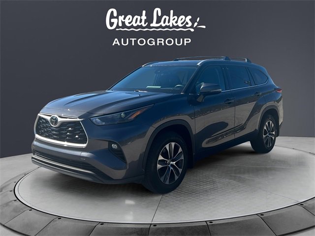 Used 2022 Toyota Highlander XLE
