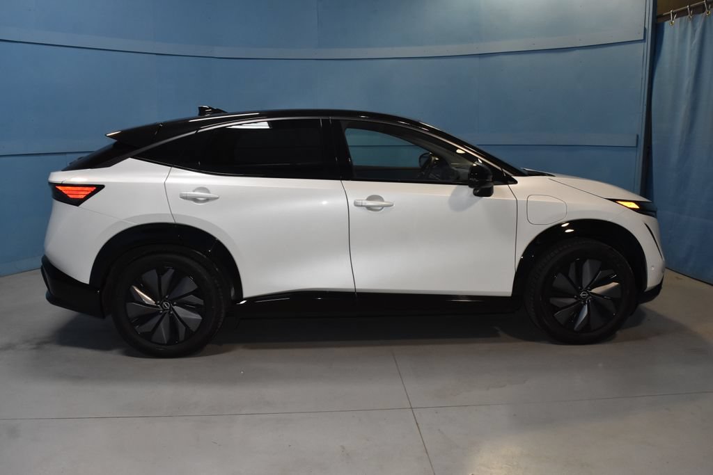 Used 2025 Nissan Ariya Platinum AWD/4WD image 23