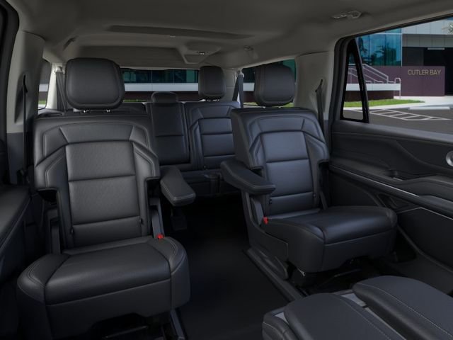 New 2026 Lincoln Navigator L Premier AWD/4WD image 11