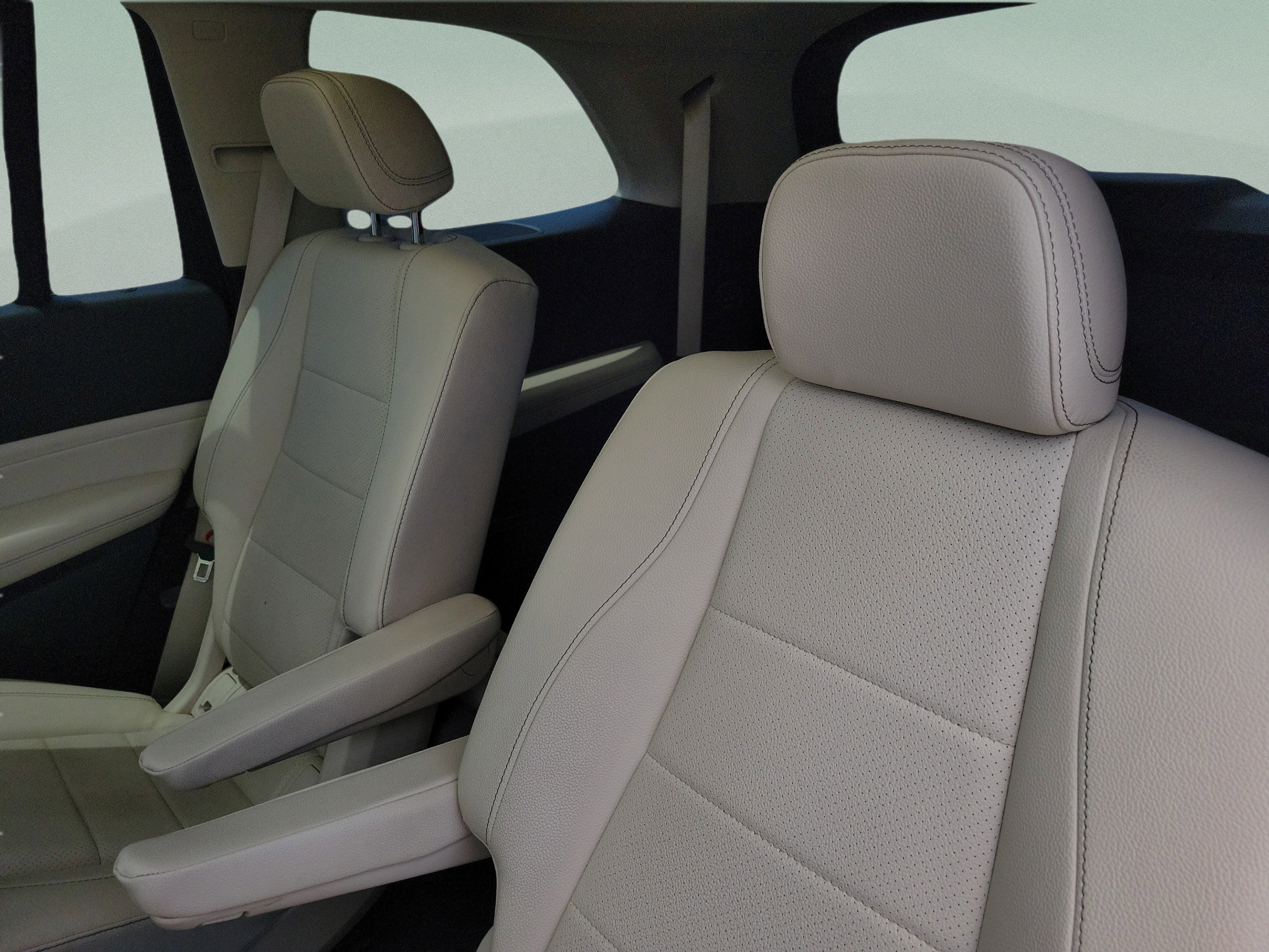 Used 2023 Mercedes-Benz GLS 450 4MATIC image 9