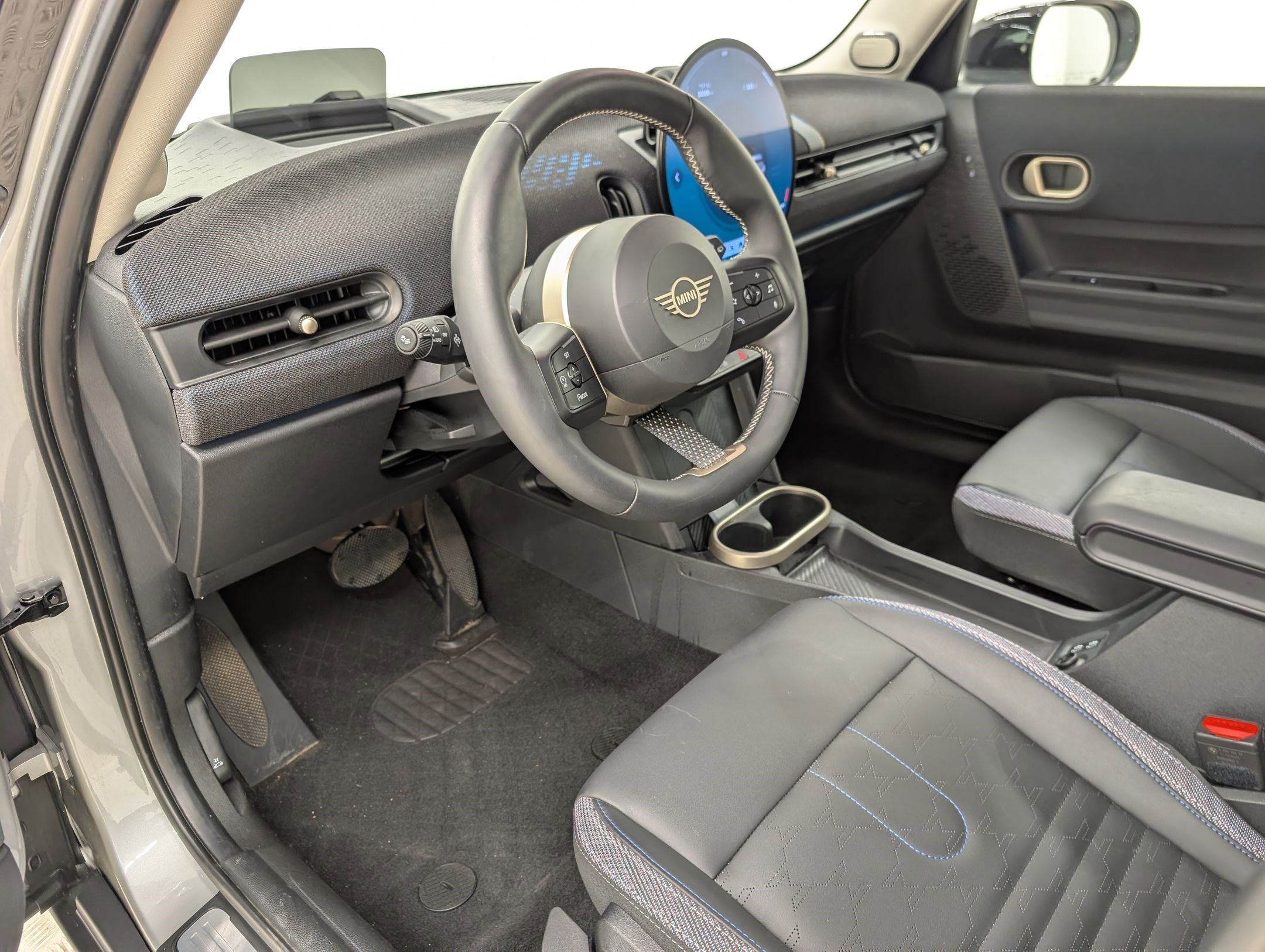 Used 2025 MINI Cooper S image 4