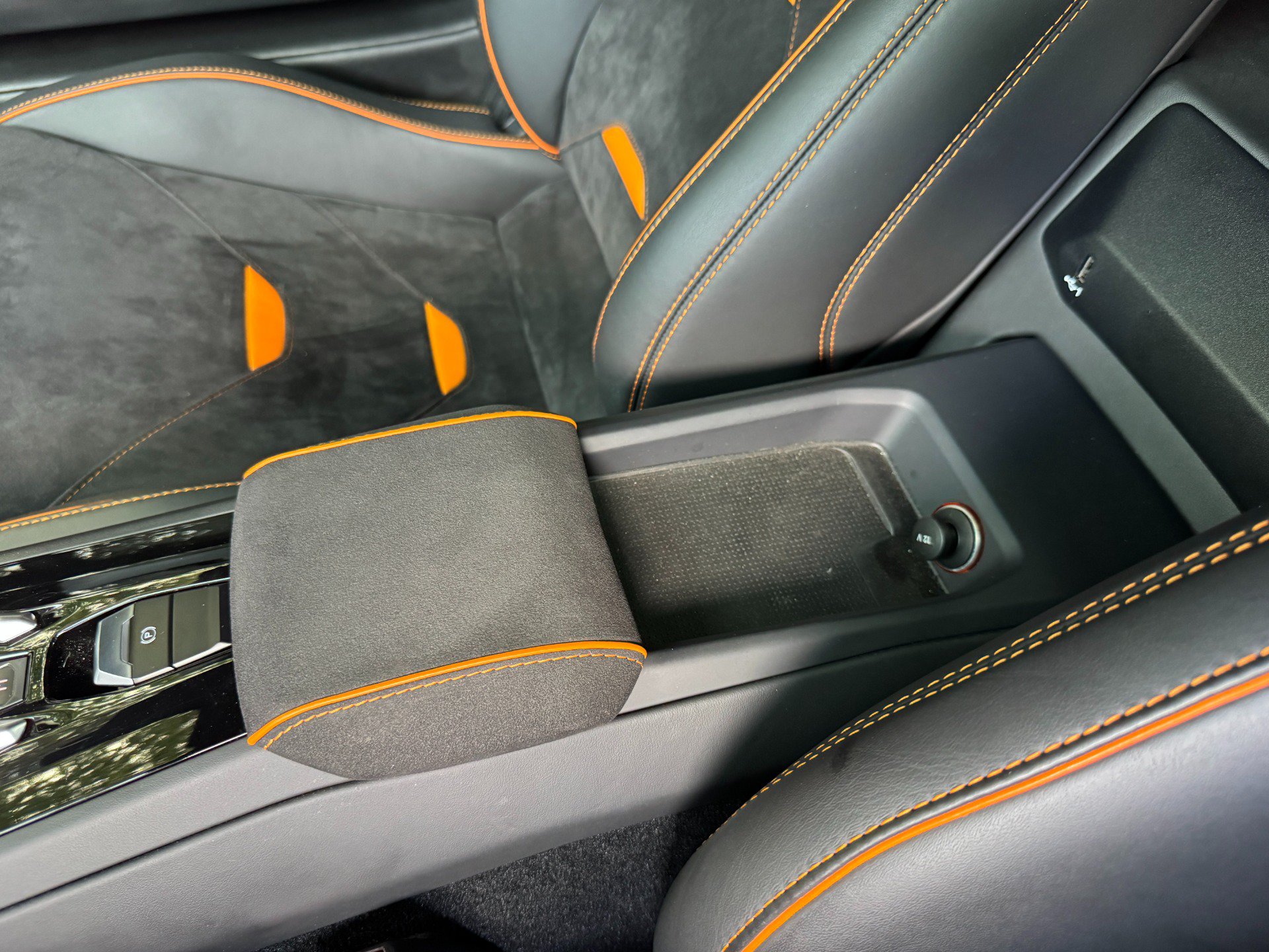 Used 2020 Lamborghini Huracan EVO AWD/4WD image 48