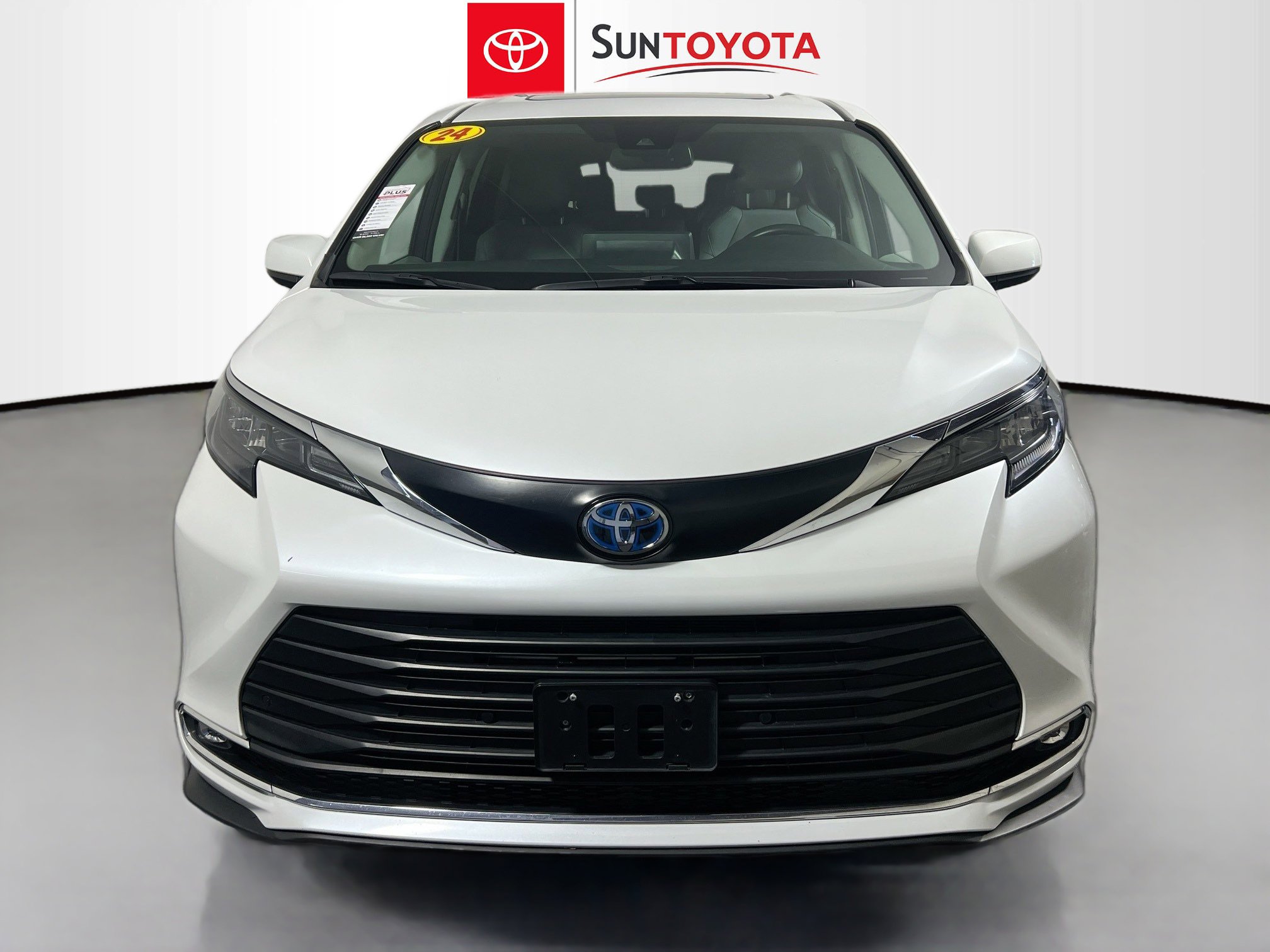 Used 2024 Toyota Sienna XLE FWD image 10