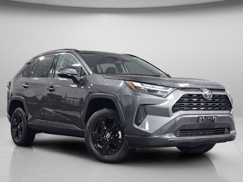 Used 2023 Toyota RAV4 XLE image 2