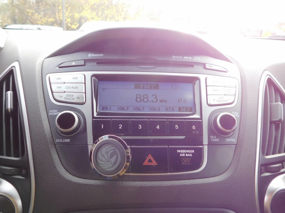 Used 2011 Hyundai Tucson GLS image 12