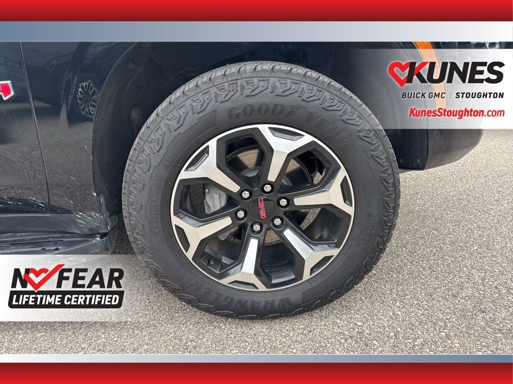 Used 2025 GMC Yukon XL AT4 image 13