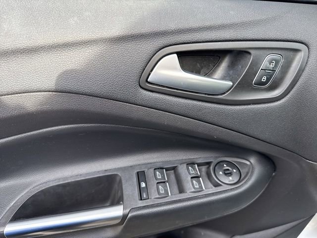 Used 2019 Ford Escape SE image 9