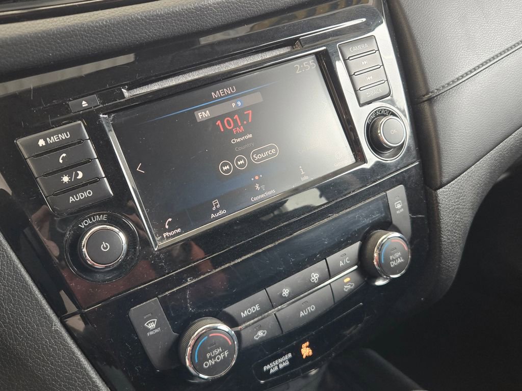 Used 2019 Nissan Rogue SV image 26