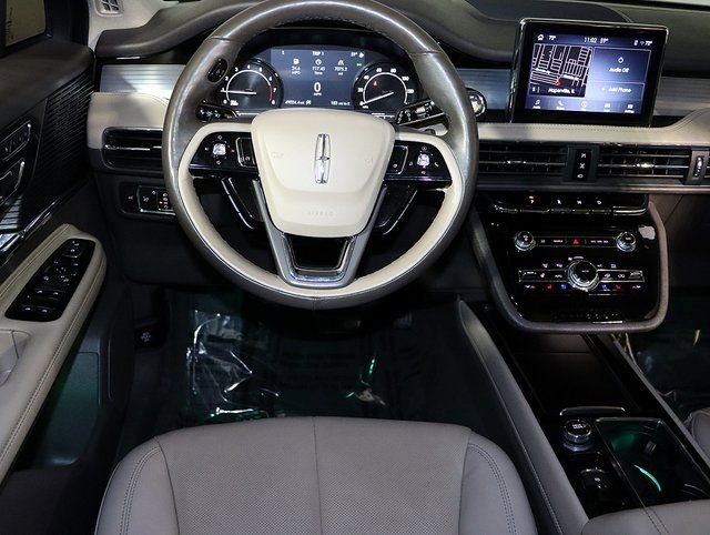 Used 2022 Lincoln Corsair AWD w/ Premium Package image 2