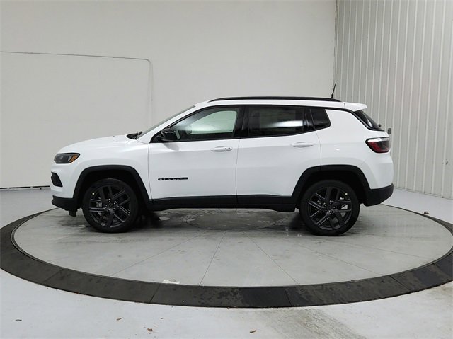 New 2026 Jeep Compass Latitude image 4