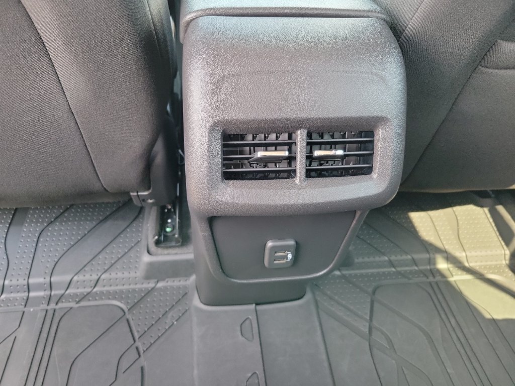 Used 2024 Chevrolet Equinox LT w/ LPO, Floor Liner Package FWD image 36