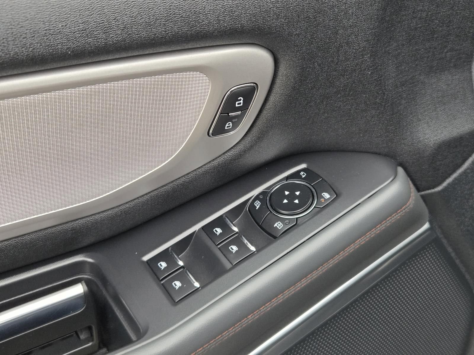 Used 2025 Ford Expedition Max Active AWD/4WD image 21