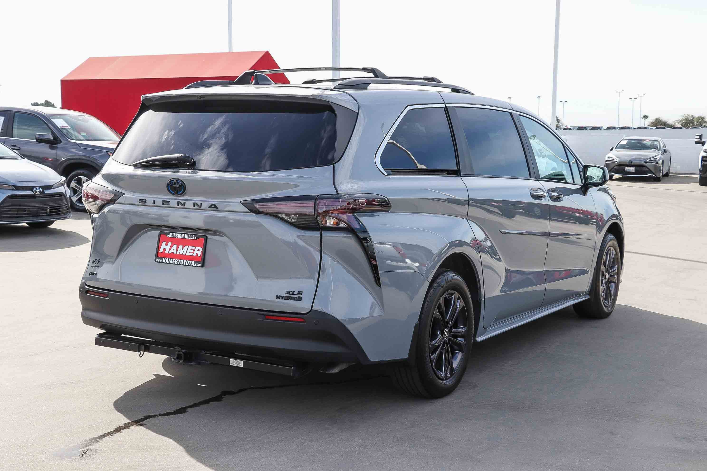 Certified 2024 Toyota Sienna XLE Woodland Edition AWD/4WD image 7