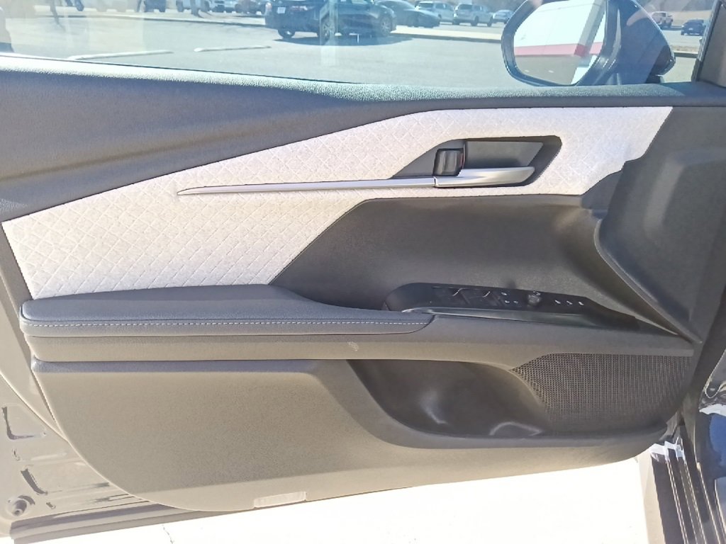 Used 2025 Toyota Camry XSE image 11