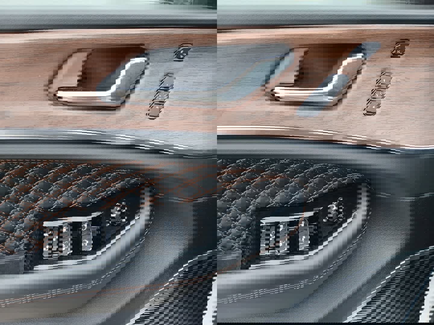 Used 2022 Jeep Grand Cherokee Summit w/ Advanced Protech Group IV image 20