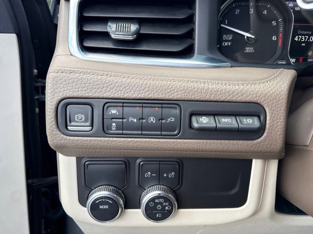 Used 2021 GMC Yukon XL Denali w/ Denali Premium Package image 26