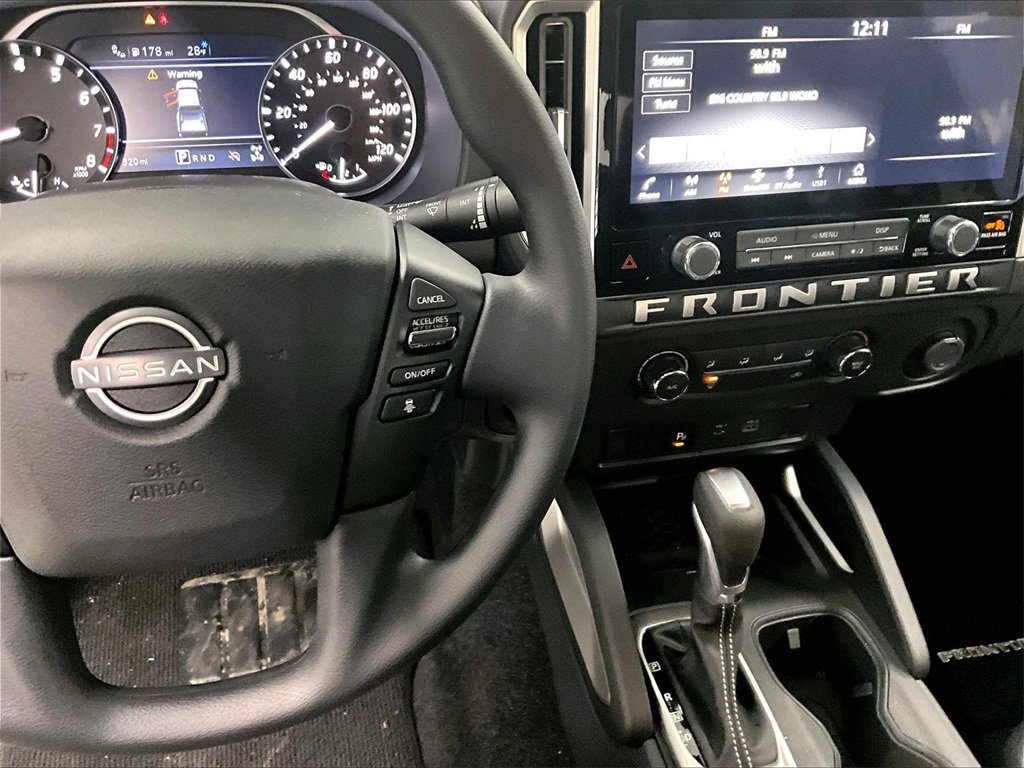 Used 2025 Nissan Frontier SV image 24