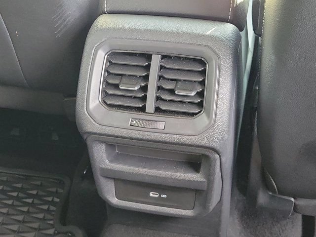 Used 2022 Volkswagen Taos SE FWD image 6