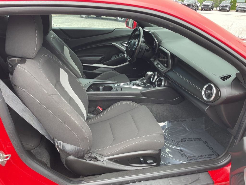 Used 2018 Chevrolet Camaro LT w/ Technology Package RWD image 22