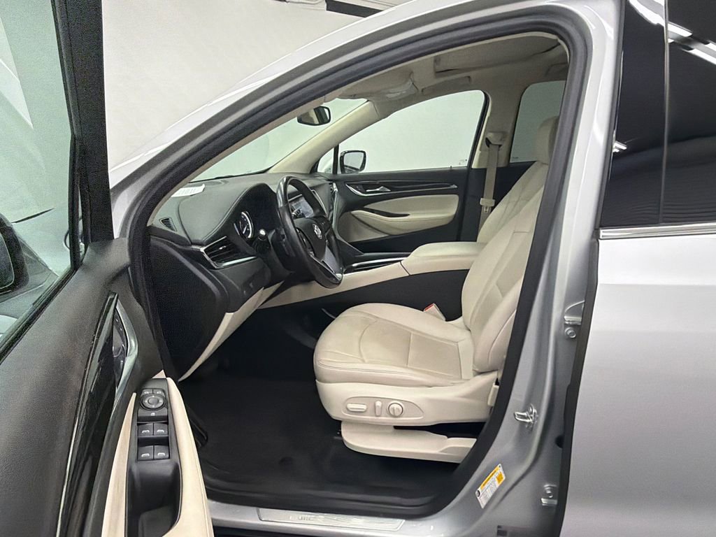 Used 2022 Buick Enclave Essence w/ Experience Buick Package FWD image 9