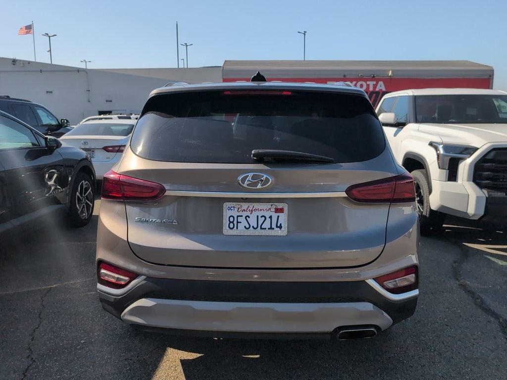 Used 2019 Hyundai Santa Fe SE image 4