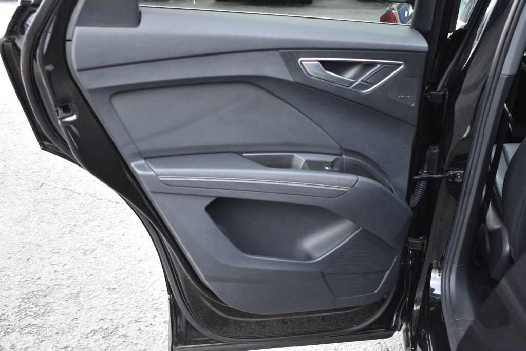 Used 2022 Audi Q4 e-tron Prestige image 24