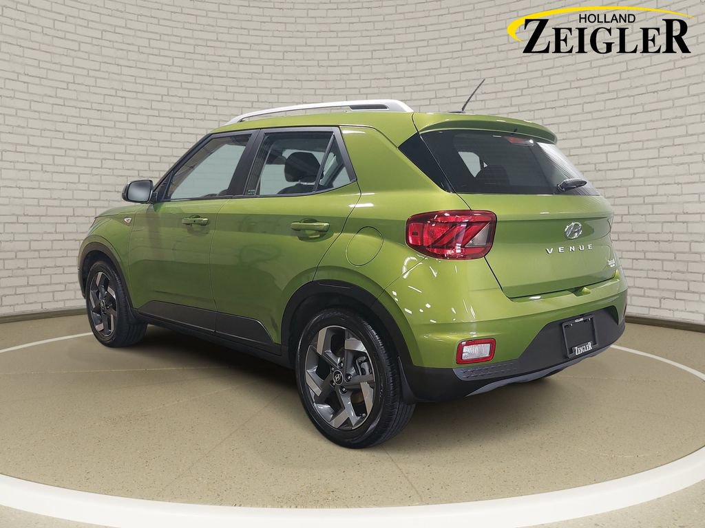 Certified 2024 Hyundai Venue SEL FWD image 7