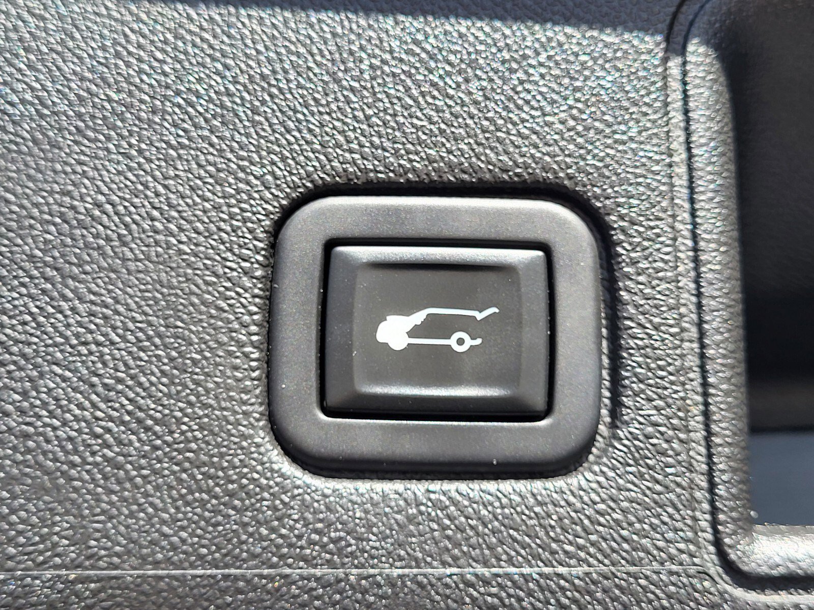 Used 2023 GMC Terrain SLE w/ Driver Convenience Package image 31