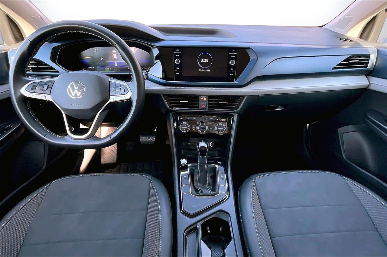 Used 2024 Volkswagen Taos SE image 14