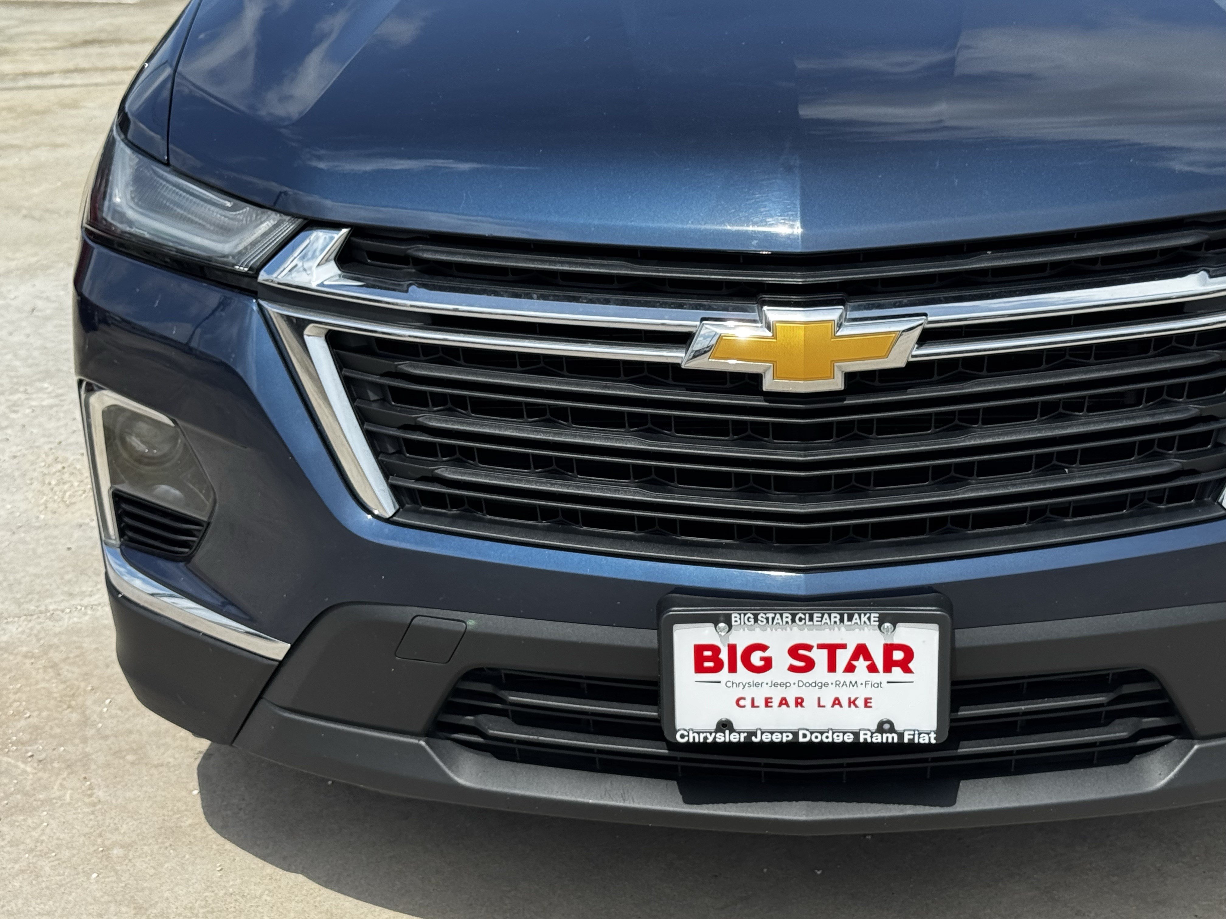 Used 2023 Chevrolet Traverse LS w/ Safety Package FWD image 6