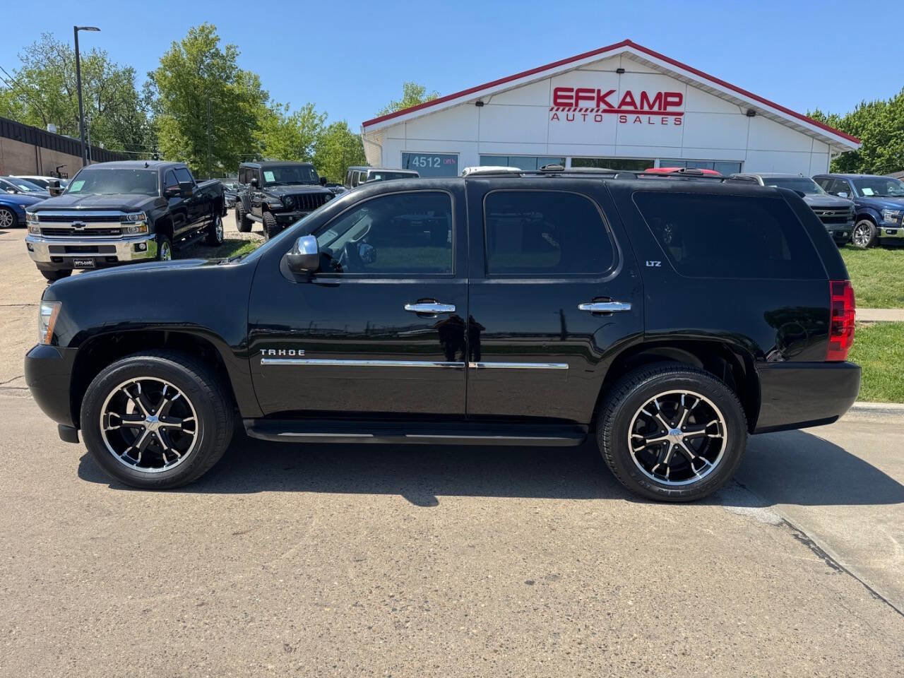 Used 2013 Chevrolet Tahoe LTZ AWD/4WD image 2