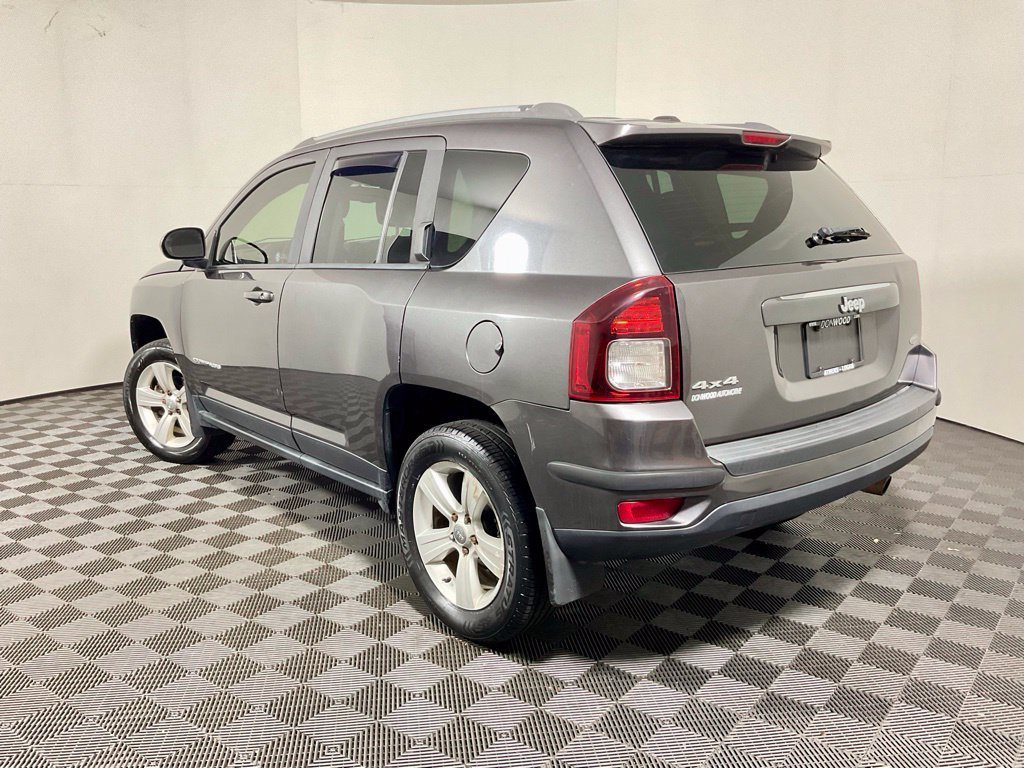 Used 2016 Jeep Compass Latitude AWD/4WD image 8