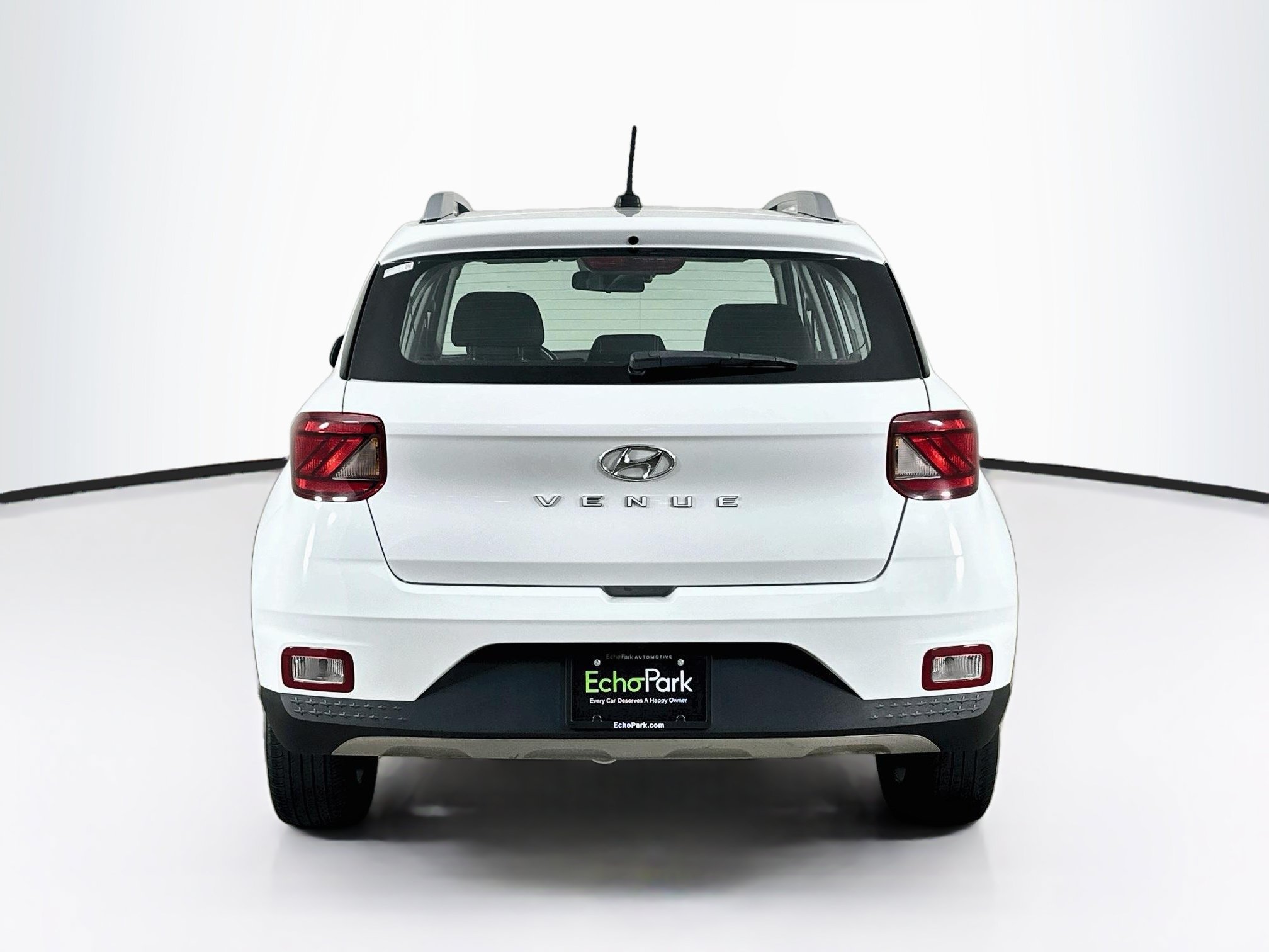 Used 2025 Hyundai Venue SEL FWD image 7