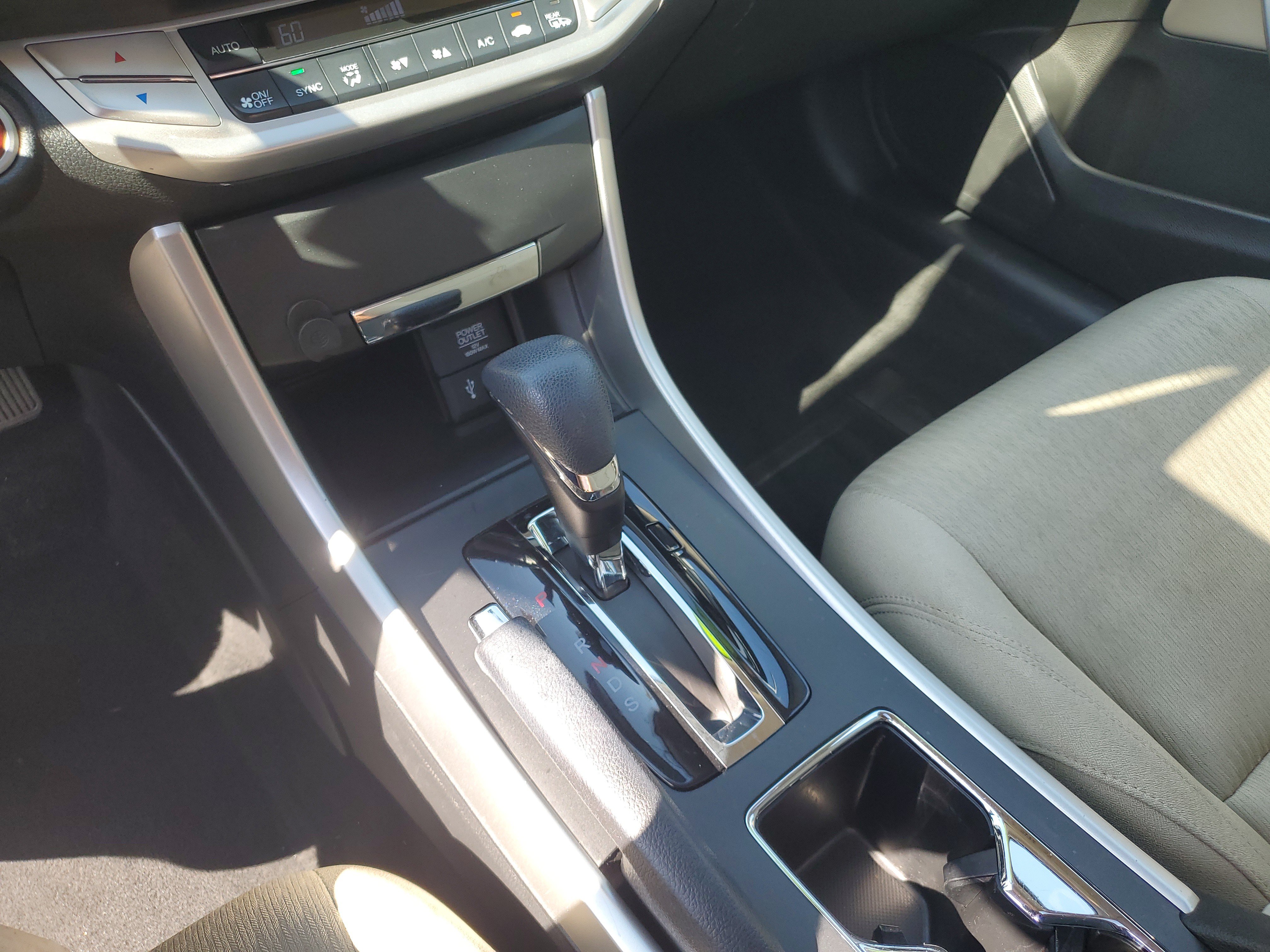 Used 2015 Honda Accord EX image 19
