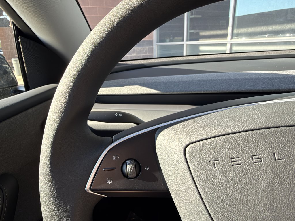 Used 2026 Tesla Model Y 2WD image 34