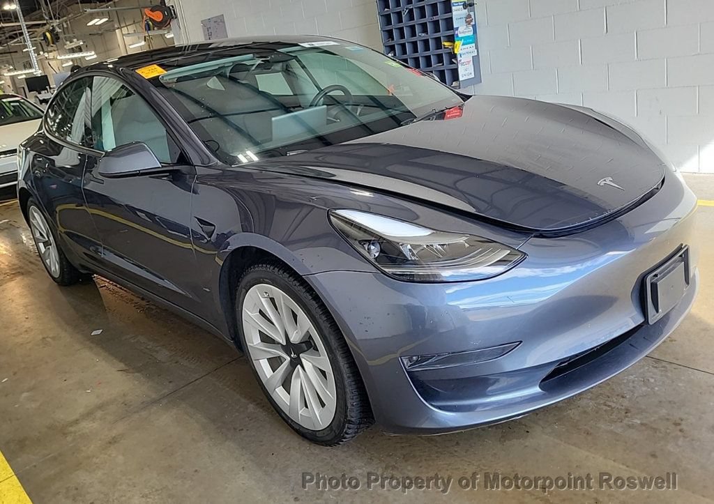 Used 2023 Tesla Model 3 Standard Range RWD image 3