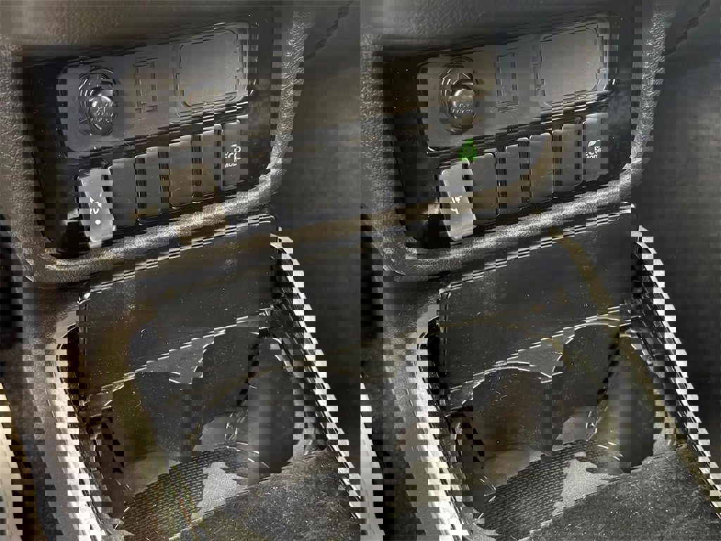 Used 2020 Mitsubishi Outlander ES image 21