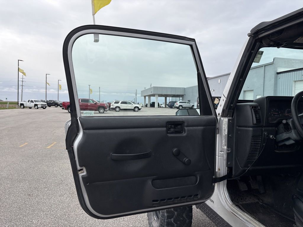 Used 2003 Jeep Wrangler X image 13