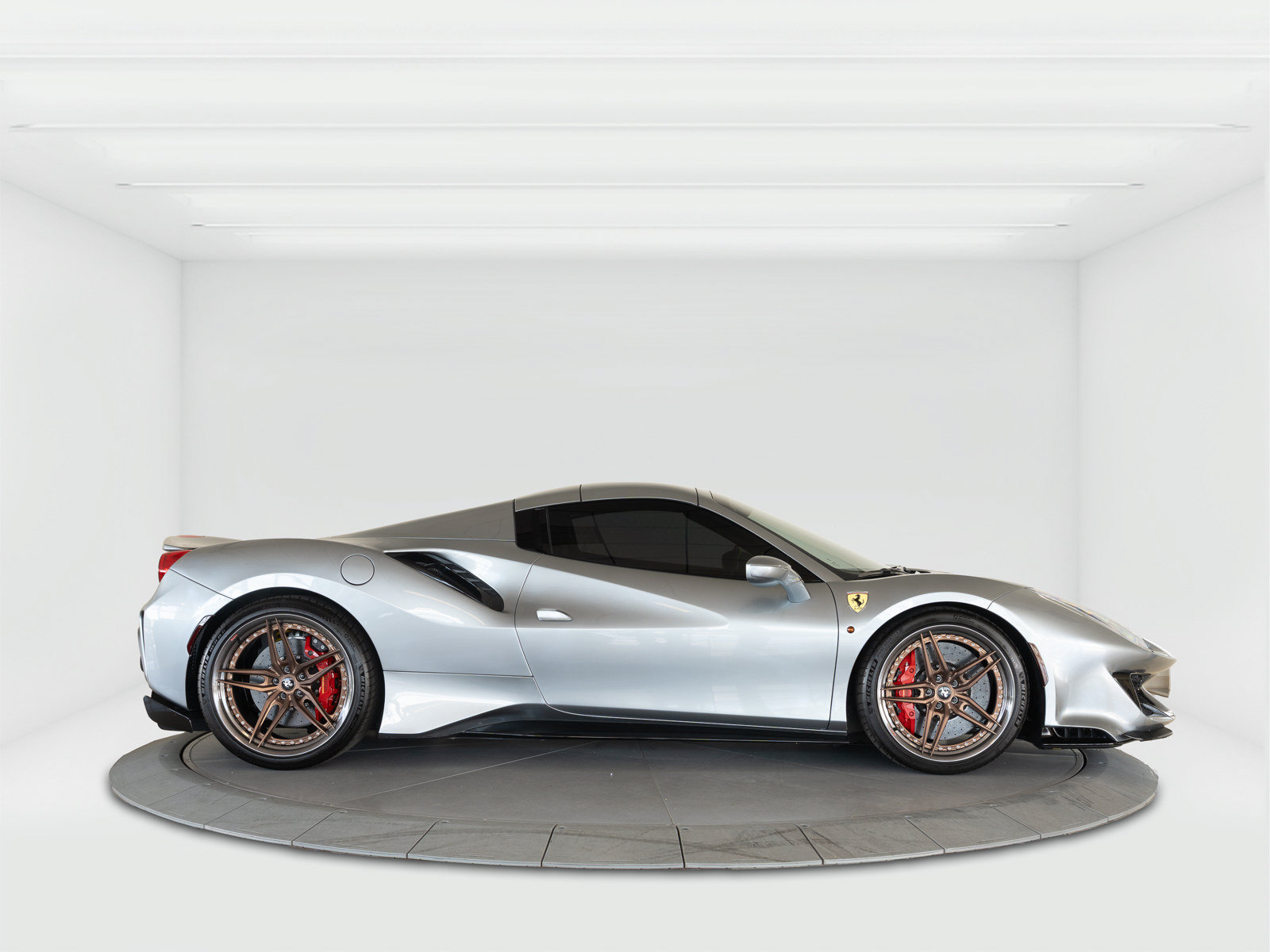 Used 2019 Ferrari 488 Pista Spider RWD image 6