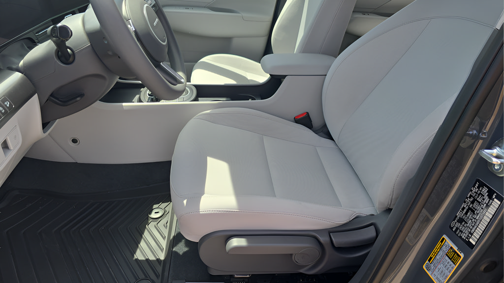 Used 2026 Hyundai Kona SE FWD image 14