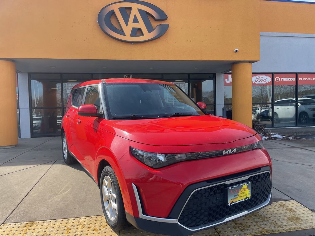 Used 2023 Kia Soul LX w/ Option Group 015 image 1