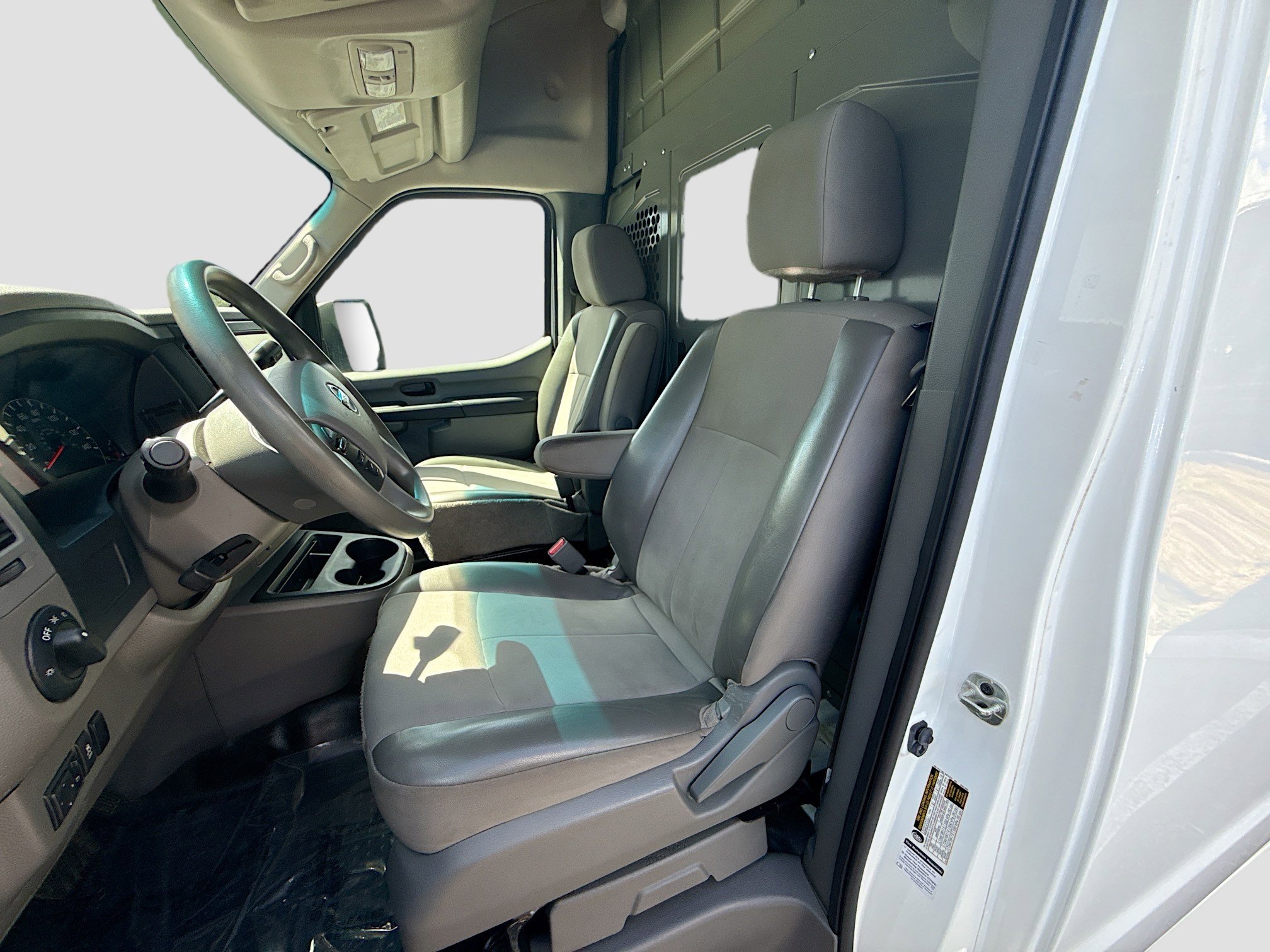 Used 2021 Nissan NV 2500 S image 20