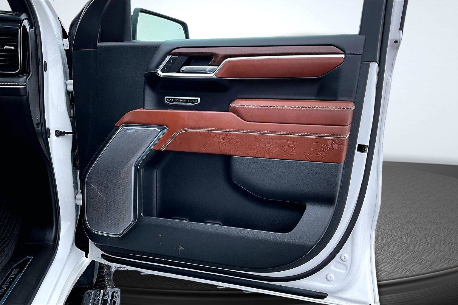 Used 2024 GMC Sierra 1500 Denali Ultimate image 25