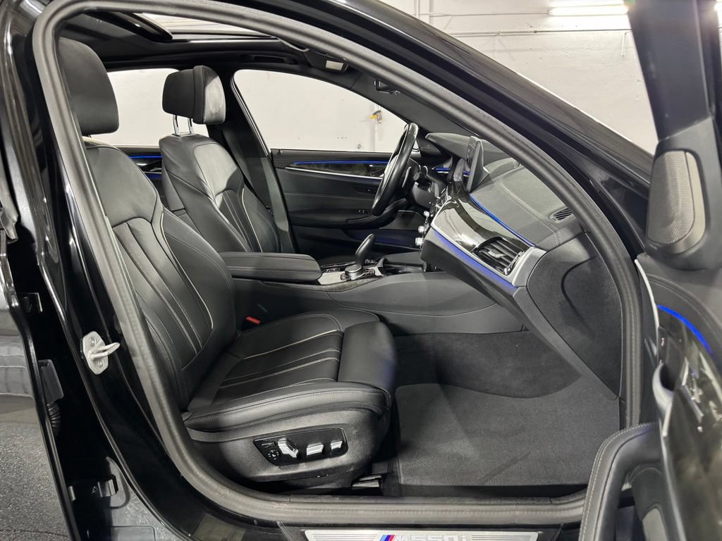 Used 2023 BMW M550i xDrive AWD/4WD image 50